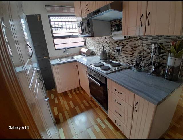 3 BEDROOM HOUSE FOR SALE IN PIMVILLE ZONE 4